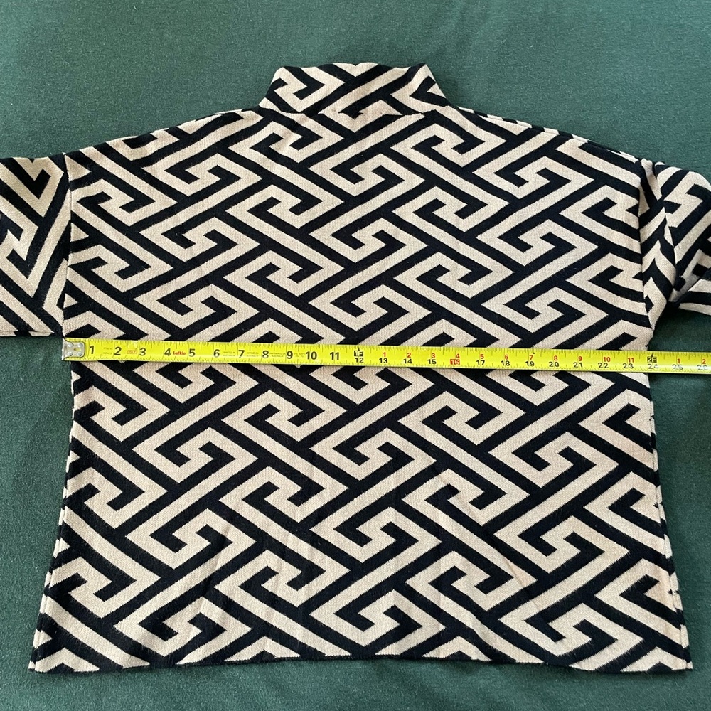 Geometric Patterned Sweater - Picture 9 of 11